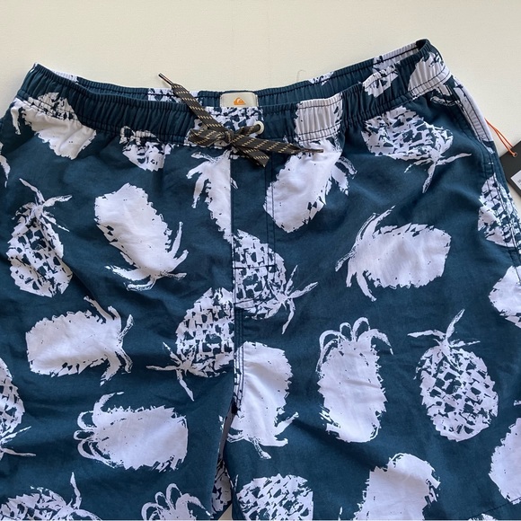 🔸WATERMAN Pineapple Web Volleys Shorts🔸 - Picture 4 of 7